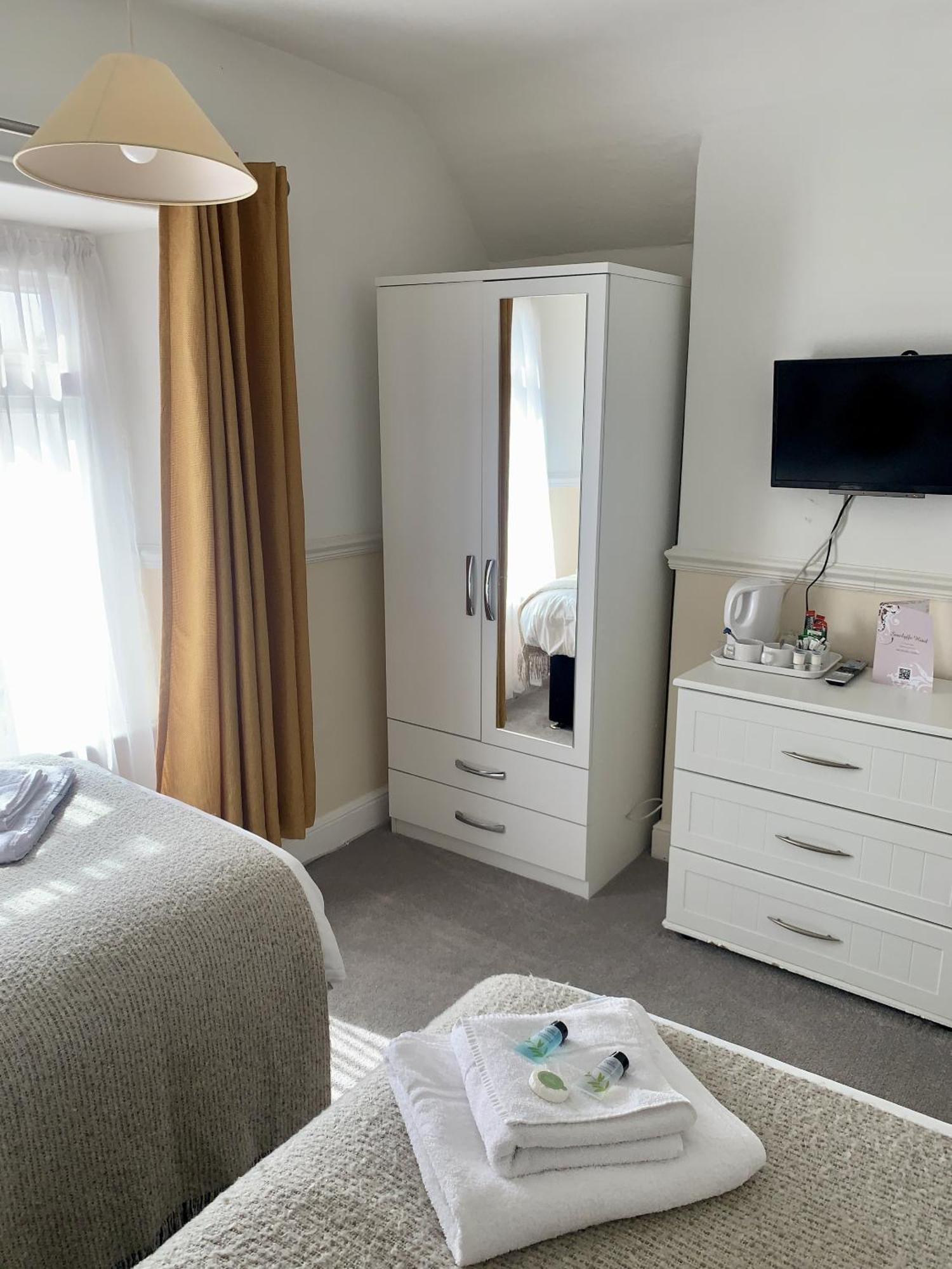 Seaclyffe Hotel Ltd Llandudno Phòng bức ảnh