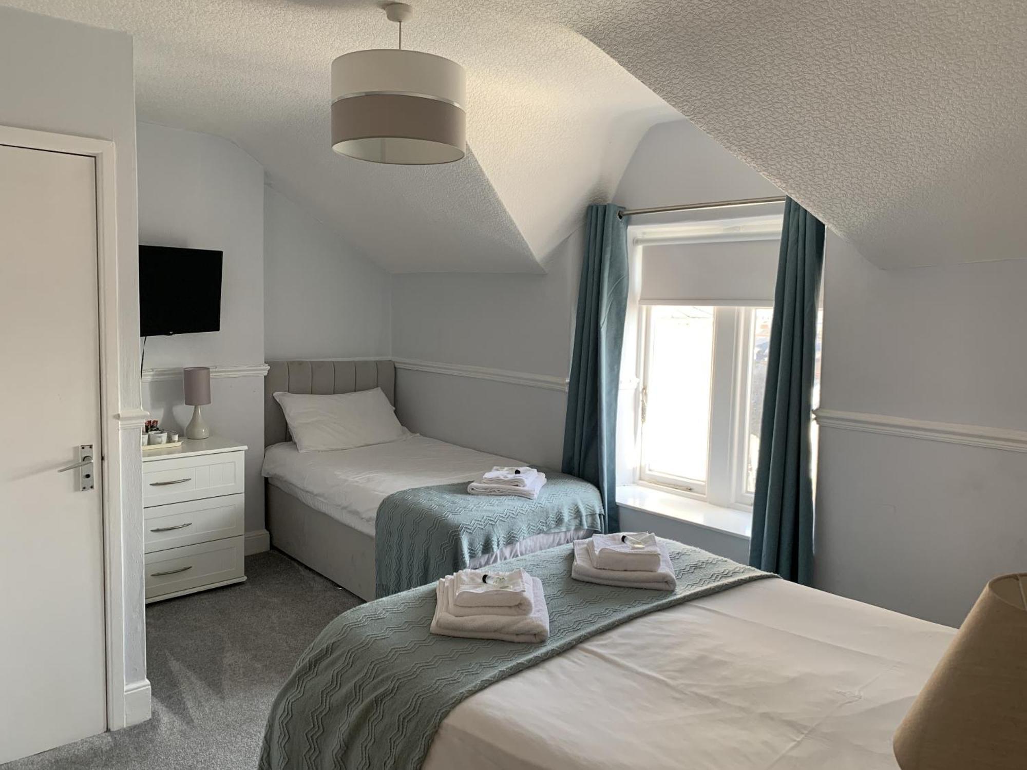 Seaclyffe Hotel Ltd Llandudno Phòng bức ảnh