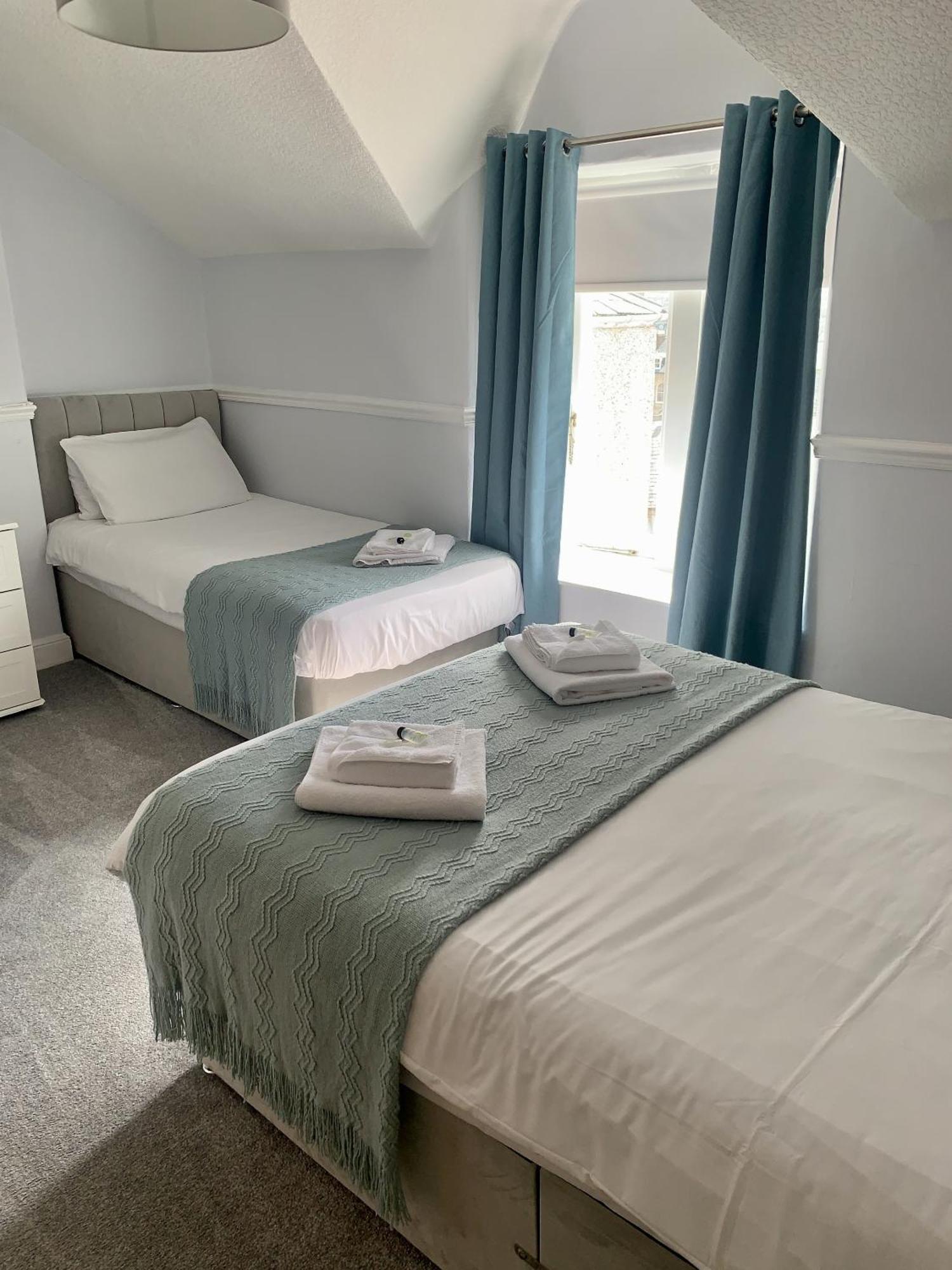 Seaclyffe Hotel Ltd Llandudno Phòng bức ảnh