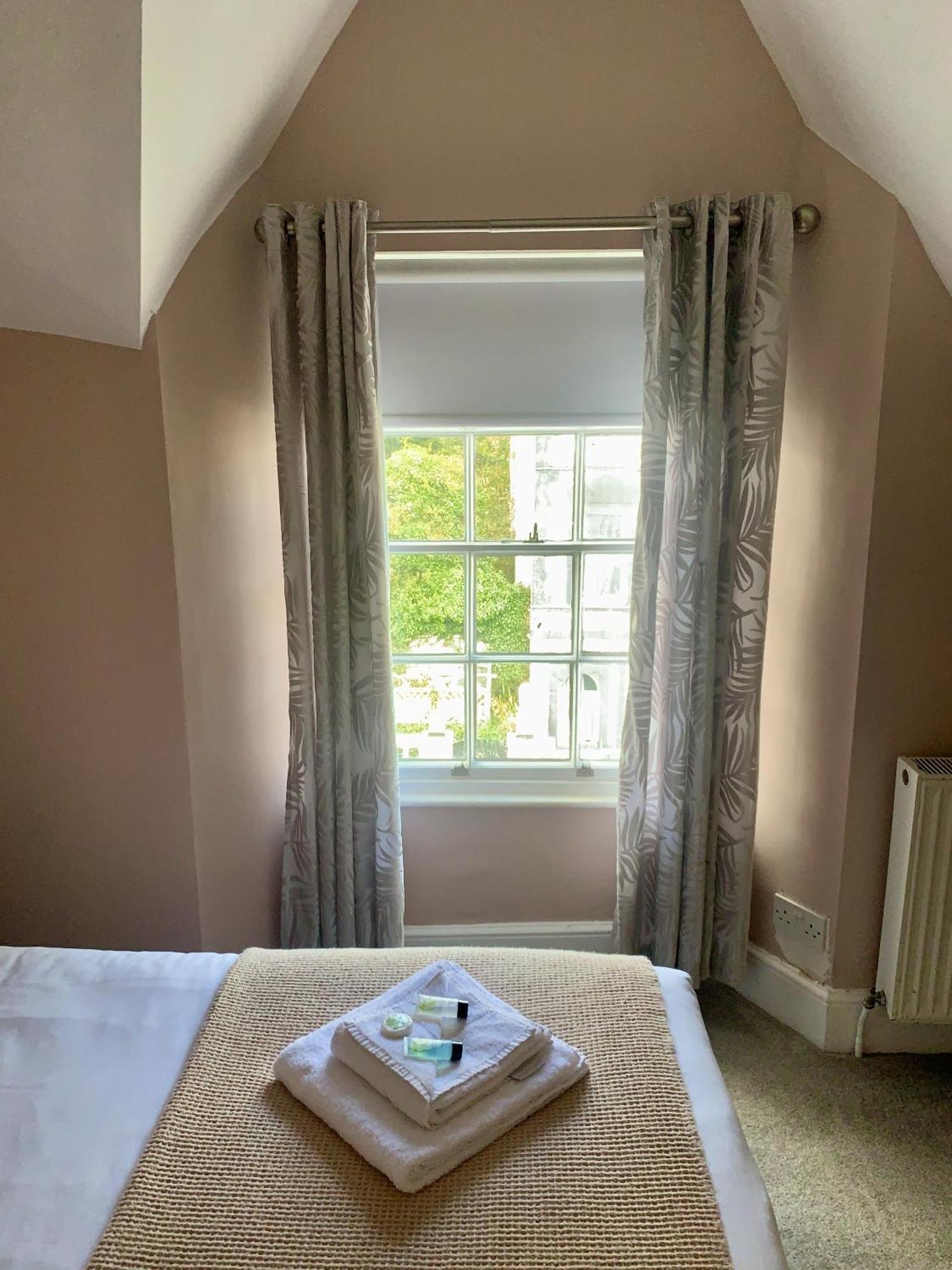 Seaclyffe Hotel Ltd Llandudno Phòng bức ảnh